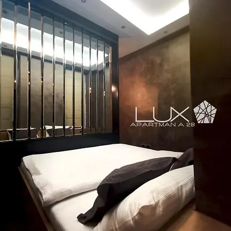 Lux A28 Apartment *