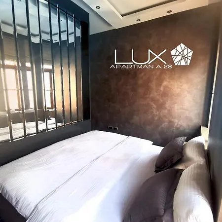 Lux A28 *